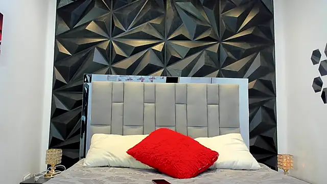 sol-angel online show from December 2025 08:04:02 PM