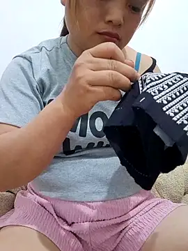Snapshot of mai-mai-97 chatting on May 2026 09:25:01 AM mai-mai-97 online show from May 2026 09:25:01 AM