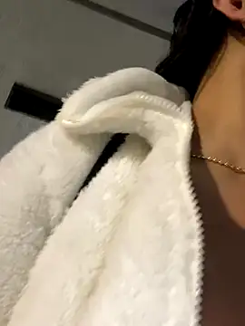 Snapshot of MelissaGill_ chatting on December 2025 10:35:01 AM MelissaGill online show from December 2025 10:35:01 AM