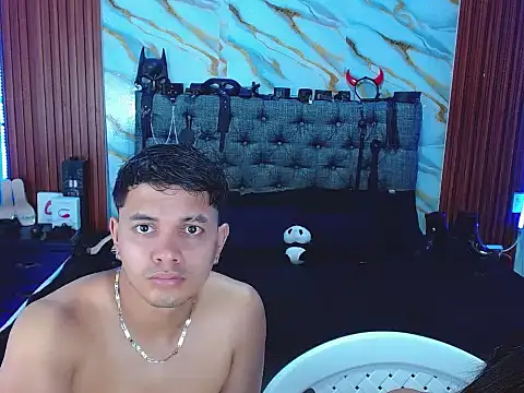 Meryandcris online show from November 2025 04:01:02 AM