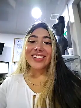 Snapshot of Manuela_Velvet chatting on November 2025 02:24:01 AM Manuela Velvet online show from November 2025 02:24:01 AM