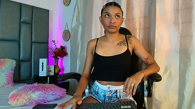 Snapshot of TashaNaughty4u chatting on April 2026 07:50:02 PM TashaNaughty4u online show from April 2026 07:50:02 PM