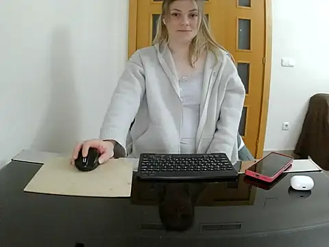 Snapshot of Adelyxveex chatting on December 2025 11:43:01 PM Adelyxveex online show from December 2025 11:43:01 PM