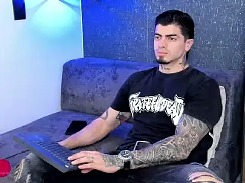 Snapshot of _mrcock__ chatting on May 2026 07:43:02 PM mrcock online show from May 2026 07:43:02 PM