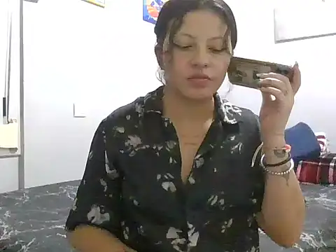 Snapshot of marcoz_charlotte05 chatting on November 2025 01:06:01 AM marcoz charlotte05 online show from November 2025 01:06:01 AM