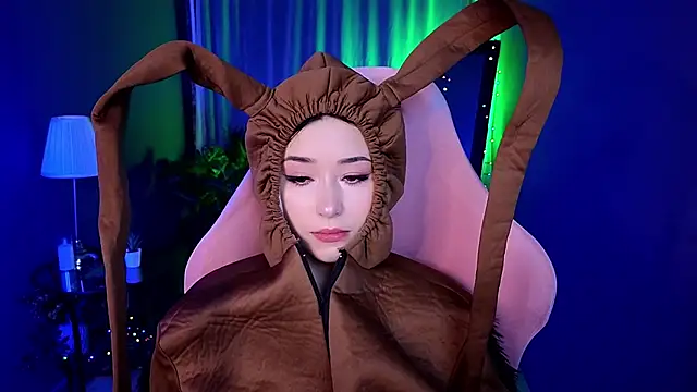 Snapshot of RedMidnight chatting on April 2026 08:50:01 PM RedMidnight online show from April 2026 08:50:01 PM