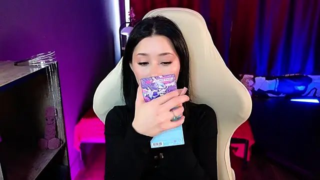 Snapshot of RedMidnight chatting on April 2026 06:13:01 AM RedMidnight online show from April 2026 06:13:01 AM