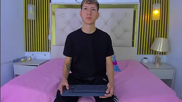 Snapshot of sammysex- chatting on November 2025 06:24:02 AM sammysex- online show from November 2025 06:24:02 AM