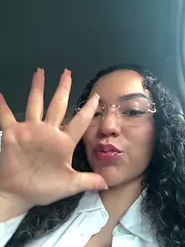 Snapshot of VictoriaaRose chatting on April 2026 09:43:02 PM VictoriaaRose online show from April 2026 09:43:02 PM