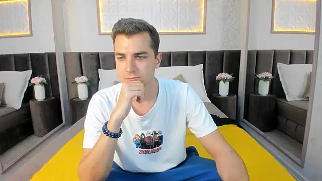 Snapshot of ThomasSmity chatting on November 2025 05:35:02 PM ThomasSmity online show from November 2025 05:35:02 PM