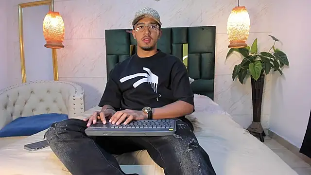 Brand Collins online show from November 2025 11:35:01 AM