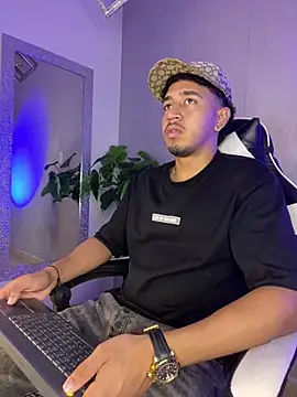 Snapshot of Brand_Collins chatting on March 2026 12:00:02 PM Brand Collins online show from March 2026 12:00:02 PM