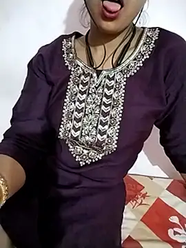 RASHMI SHARMA9 online show from April 2026 06:24:02 PM