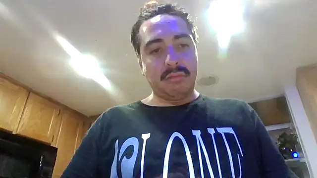 Snapshot of 818horny chatting on April 2026 06:33:02 AM 818horny online show from April 2026 06:33:02 AM