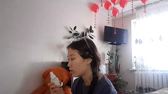 Snapshot of MollyTiger chatting on November 2025 08:49:02 AM MollyTiger online show from November 2025 08:49:02 AM