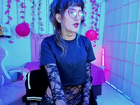 Snapshot of Dark_Dominika chatting on February 2026 01:37:02 PM Dark Dominika online show from February 2026 01:37:02 PM