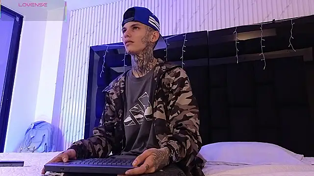 Paulo 527 online show from February 2026 05:28:02 AM