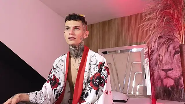 Snapshot of Paulo_527 chatting on April 2026 05:05:01 AM Paulo 527 online show from April 2026 05:05:01 AM