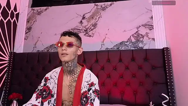 Snapshot of Paulo_527 chatting on April 2026 04:46:01 AM Paulo 527 online show from April 2026 04:46:01 AM