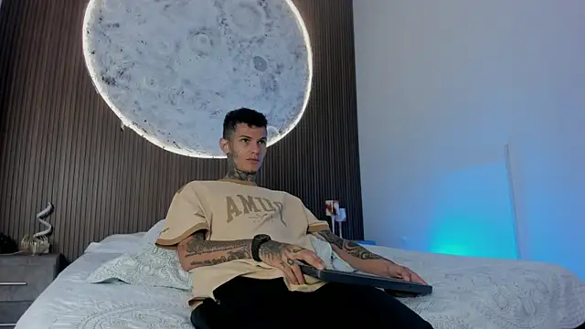 Snapshot of Paulo_527 chatting on April 2026 05:46:02 AM Paulo 527 online show from April 2026 05:46:02 AM