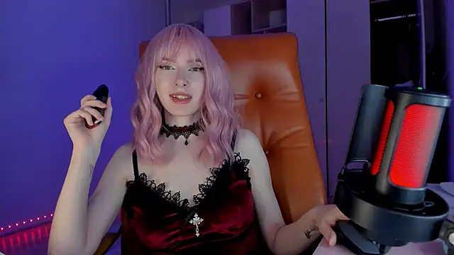 Snapshot of Mistress_Iris chatting on May 2026 04:02:01 PM Mistress Iris online show from May 2026 04:02:01 PM