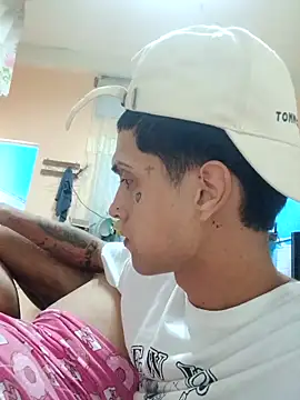 Snapshot of KingWhitexxx chatting on December 2025 04:40:02 AM KingWhitexxx online show from December 2025 04:40:02 AM