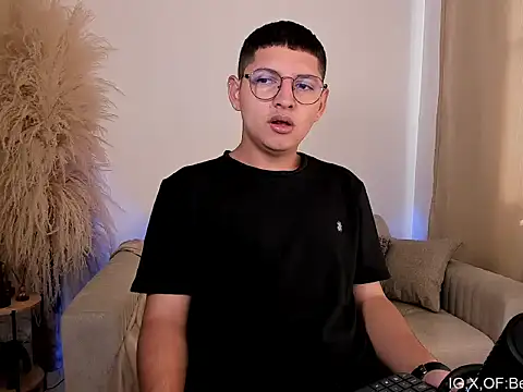 Snapshot of Juan_belmont chatting on April 2026 02:06:02 PM Juan belmont online show from April 2026 02:06:02 PM