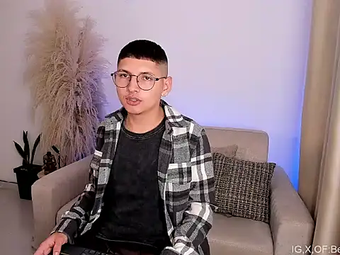 Snapshot of Juan_belmont chatting on April 2026 01:41:01 AM Juan belmont online show from April 2026 01:41:01 AM