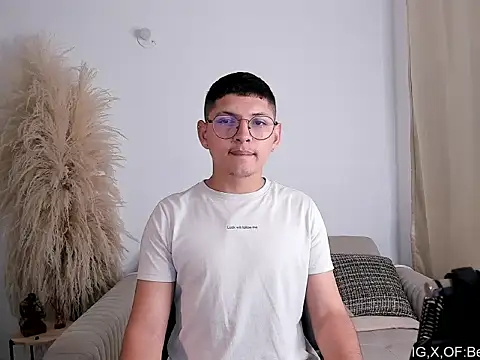 Snapshot of Juan_belmont chatting on April 2026 05:54:02 AM Juan belmont online show from April 2026 05:54:02 AM