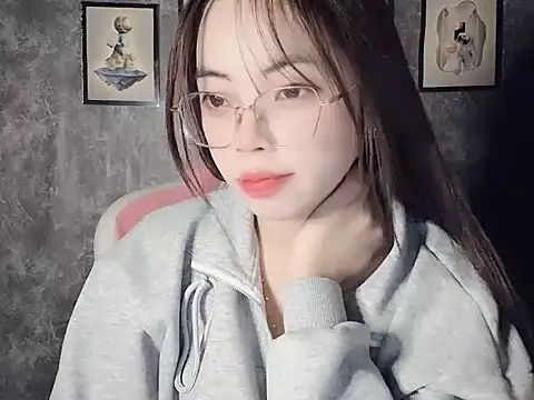 Snapshot of Aria5999 chatting on December 2025 09:20:02 PM Aria5999 online show from December 2025 09:20:02 PM