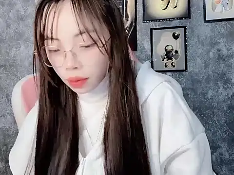 Snapshot of Aria5999 chatting on December 2025 04:23:01 PM Aria5999 online show from December 2025 04:23:01 PM