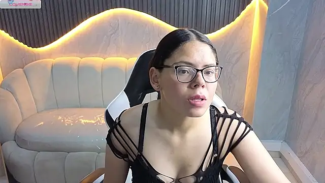 Snapshot of Polly_Tx chatting on November 2025 02:32:02 PM Polly Tx online show from November 2025 02:32:02 PM