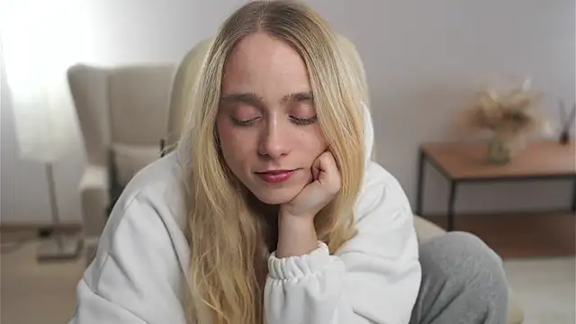 Snapshot of SharleneTaymon chatting on November 2025 07:55:01 AM SharleneTaymon online show from November 2025 07:55:01 AM