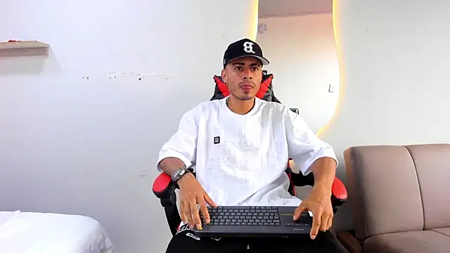 MatthewCullen online show from December 2025 09:41:02 PM