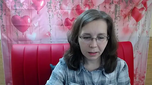 Snapshot of DaisyEdit chatting on April 2026 05:27:01 AM DaisyEdit online show from April 2026 05:27:01 AM