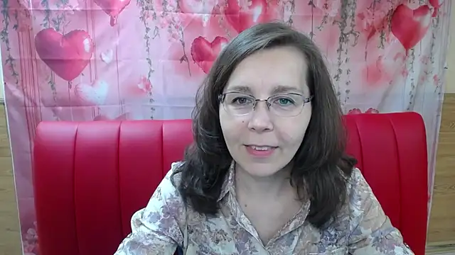 Snapshot of DaisyEdit chatting on April 2026 05:19:02 AM DaisyEdit online show from April 2026 05:19:02 AM