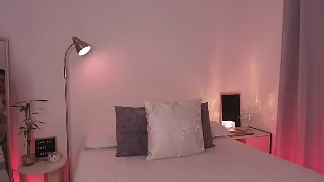 Snapshot of fluffycurls chatting on March 2026 01:59:01 PM fluffycurls online show from March 2026 01:59:01 PM