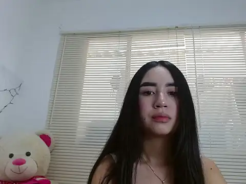 Snapshot of SiennaLorens chatting on December 2025 02:46:01 PM SiennaLorens online show from December 2025 02:46:01 PM