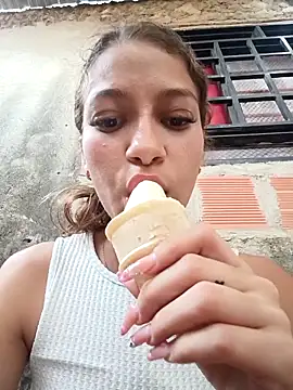 Vanneskk online show from March 2026 07:39:01 PM