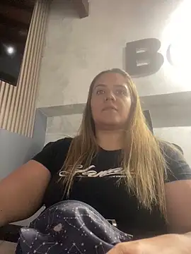 LoreinnFox online show from April 2026 10:07:02 PM