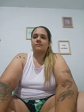 Snapshot of LoreinnFox chatting on June 2026 03:30:01 AM LoreinnFox online show from June 2026 03:30:01 AM