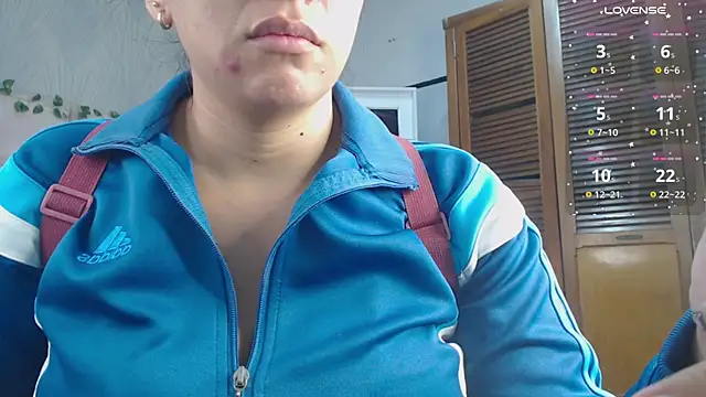 KaylaVonn online show from December 2025 05:02:01 AM