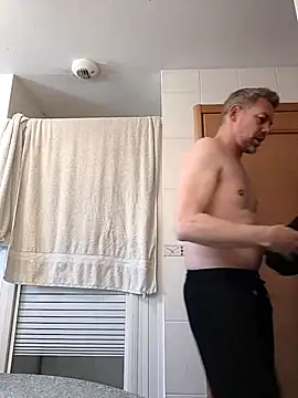 Snapshot of lorisaux chatting on April 2026 06:16:02 AM lorisaux online show from April 2026 06:16:02 AM