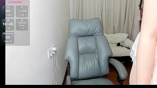 Snapshot of linlinjiang33 chatting on April 2026 05:52:01 AM linlinjiang33 online show from April 2026 05:52:01 AM