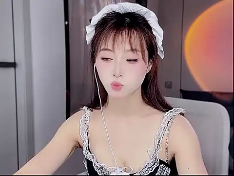 Snapshot of Kikikiki5678 chatting on December 2025 07:03:02 AM Kikikiki5678 online show from December 2025 07:03:02 AM