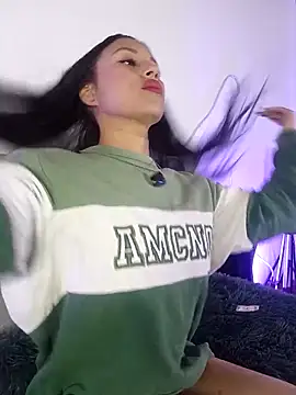 Snapshot of Taylor__Swiftt chatting on March 2026 01:43:02 AM Taylor Swiftt online show from March 2026 01:43:02 AM