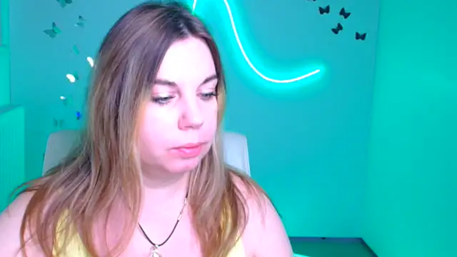 Amanda Swannn online show from December 2025 06:41:01 AM