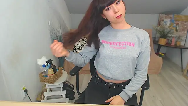 Snapshot of MayaWill chatting on November 2025 03:03:02 PM MayaWill online show from November 2025 03:03:02 PM