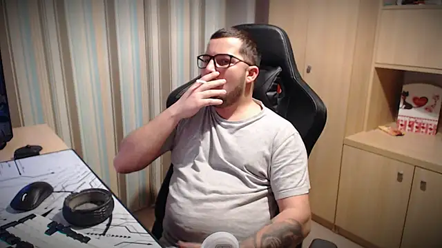 Snapshot of kevinnlovelly chatting on November 2025 06:21:01 PM kevinnlovelly online show from November 2025 06:21:01 PM