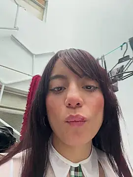 Mia fiire online show from April 2026 07:58:02 PM